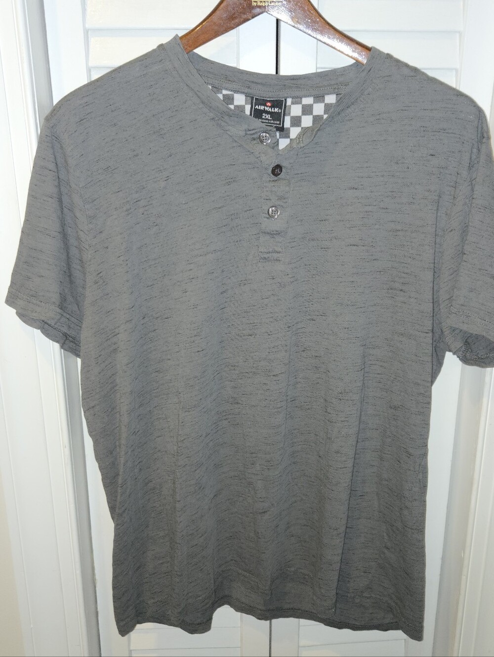 Airwalk Men's Heather Grey Short-Sleeve Henley Shirt (Size 2XL)